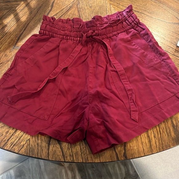 H&M Maroon High Waisted Shorts - Picture 1 of 3